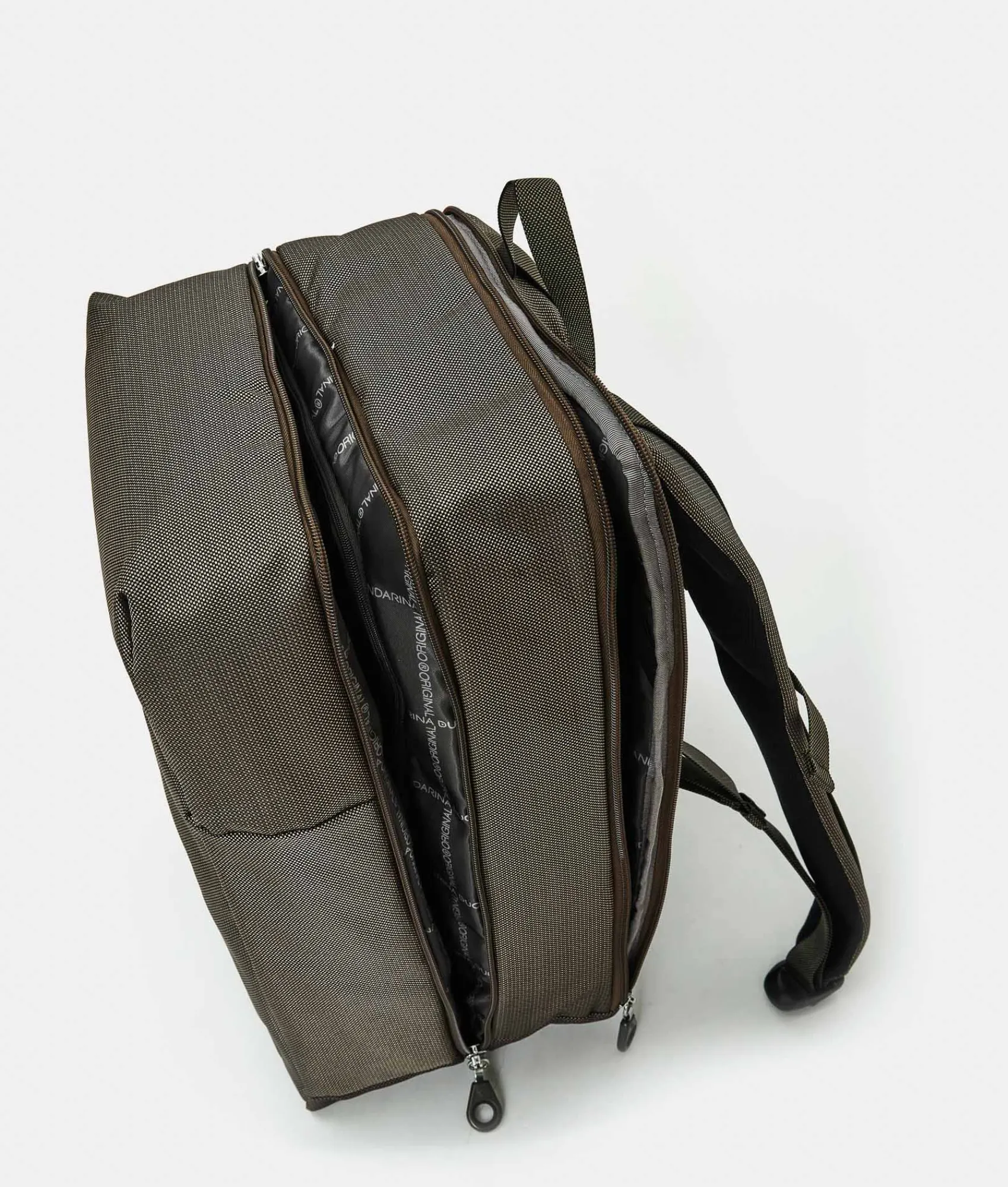 Outlet Mandarina Duck MD20 Travel Backpack With Padded Shoulder Straps Pirite