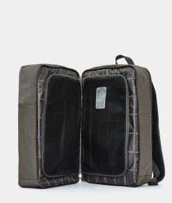 Outlet Mandarina Duck MD20 Travel Backpack With Padded Shoulder Straps Pirite