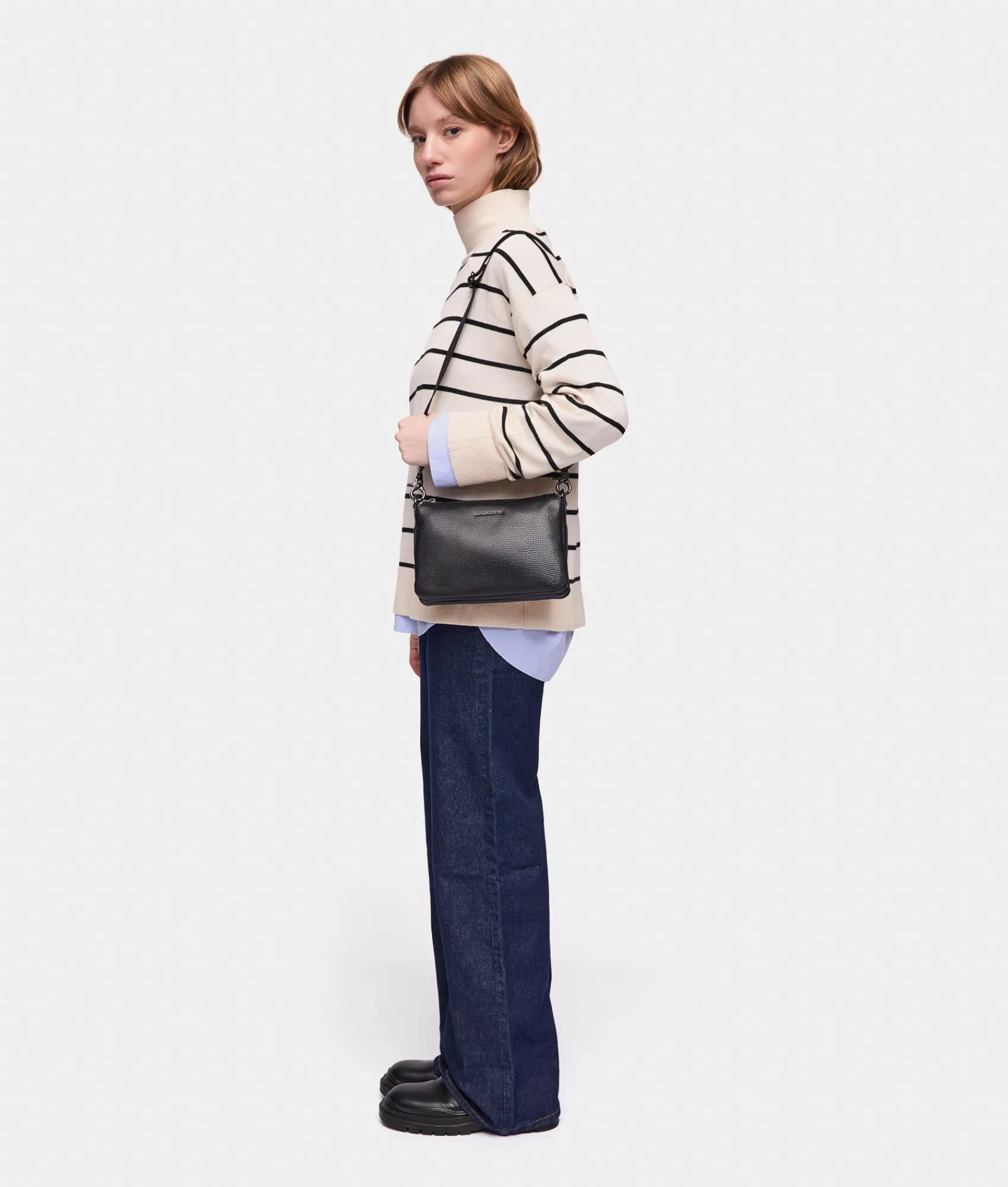 Fashion Mandarina Duck MELLOW LEATHER Small Crossbody Bag Nero